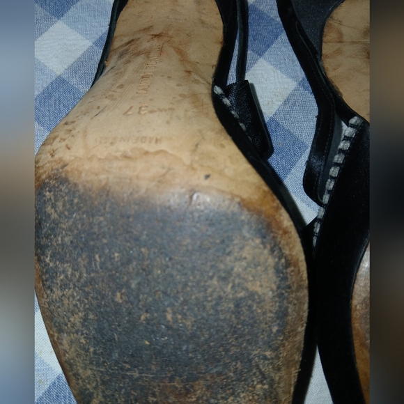 Authentic MANOLO BLAHNIK Black Satin Mules w/Bow Vamp Size 37 - Picture 11 of 11